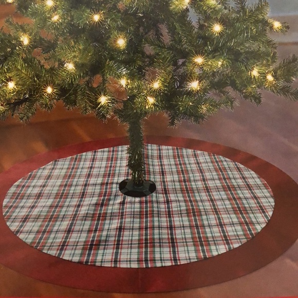 NWT Christmas Holiday Plaid Tree Skirt with Red Trim 38" - Picture 1 of 6